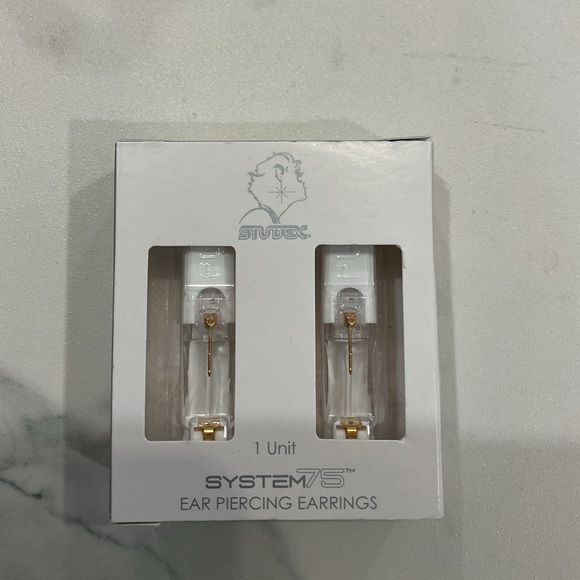 Hypoallergenic orange stud earrings - Picture 2 of 2